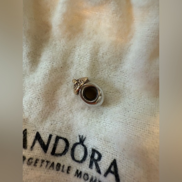 Official Pandora acorn charm for bracelet - Picture 3 of 6